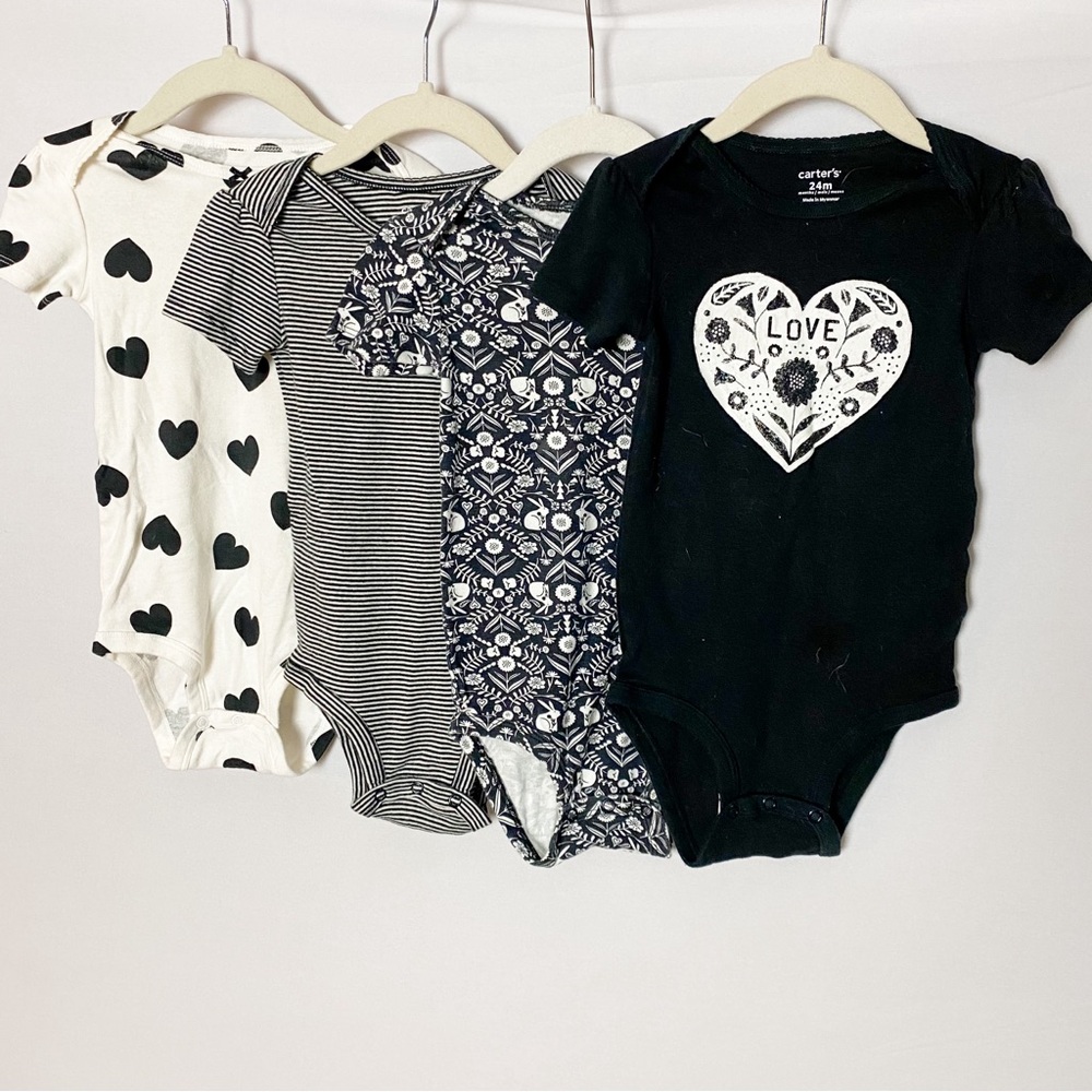 4 Carter’s Onesies Bundle 24 Months Black and White